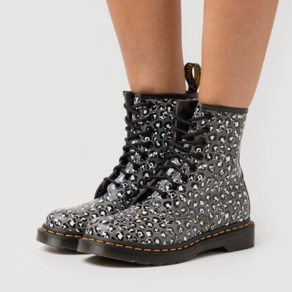 Dr. Martens 1460 Smooth Leather Leopard Boot Women’s Size 7 NWOB